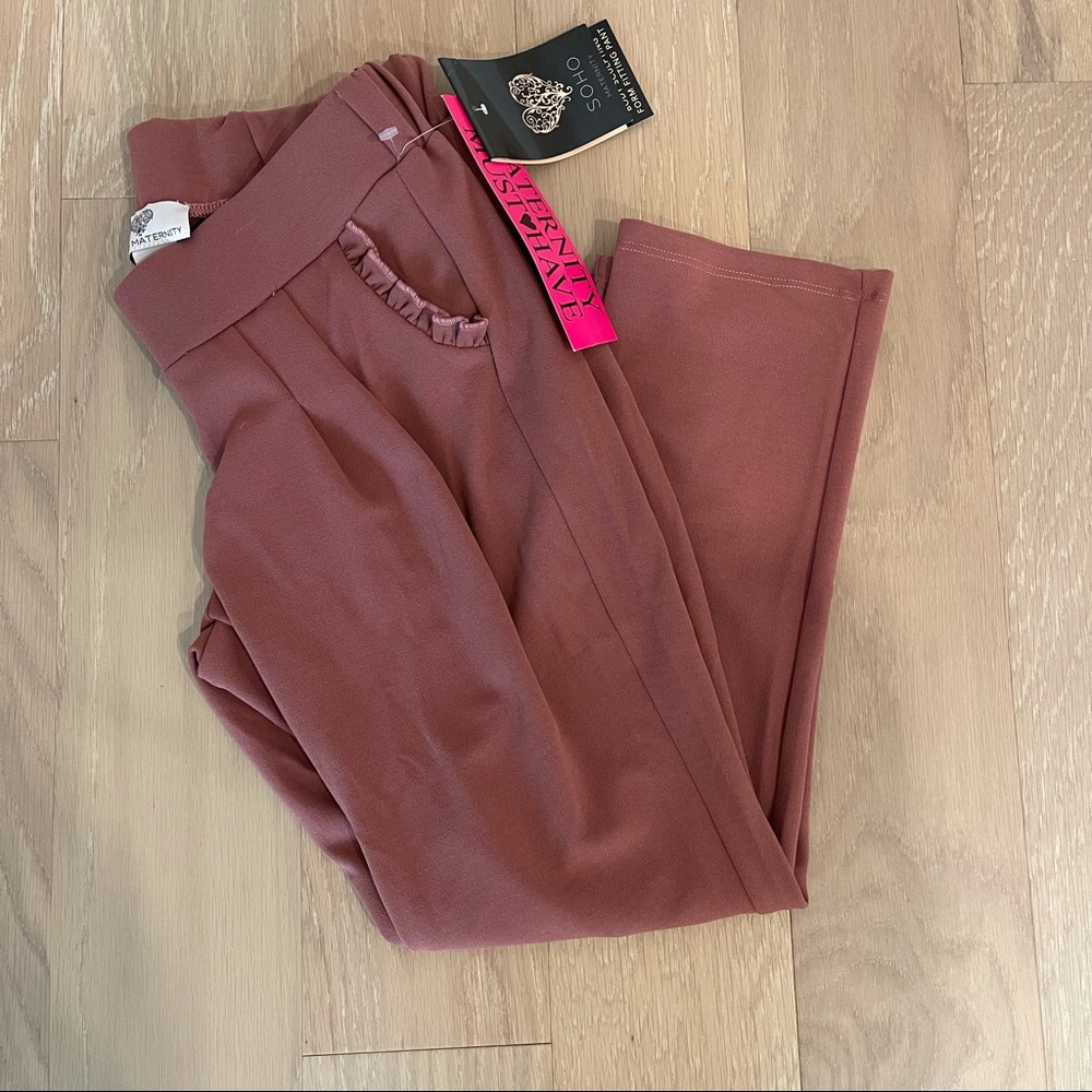 NWT Maternity pleated pant